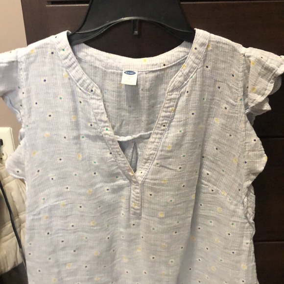 🪷 5/$10 🪷 Old Navy - Beautiful summer top - Picture 3 of 5